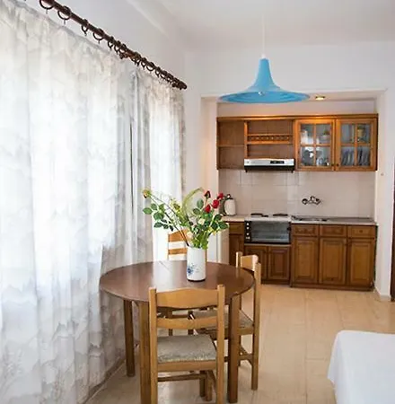 Nena Apartmanhotel Herszonisszosz